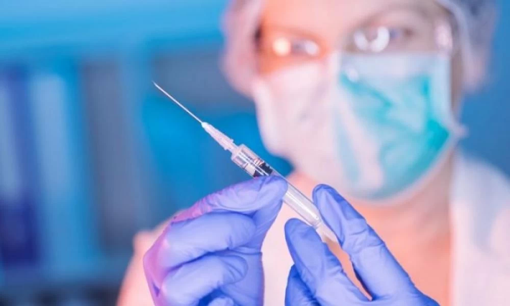 Μοσιάλος για εμβόλιο κορονοϊού: Πότε αναμένεται η παραγωγή της Οξφόρδης